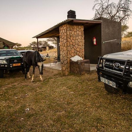 Daan Viljoen Game Lodge Windhoek Exterior foto